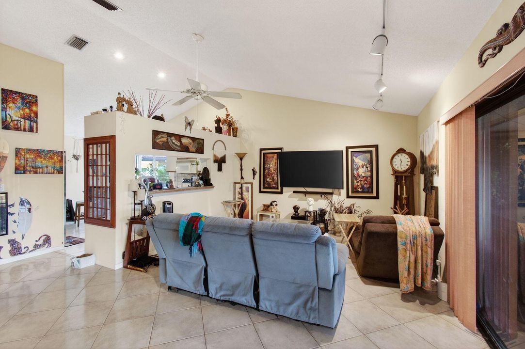 Active With Contract: $470,000 (3 beds, 2 baths, 1775 Square Feet)