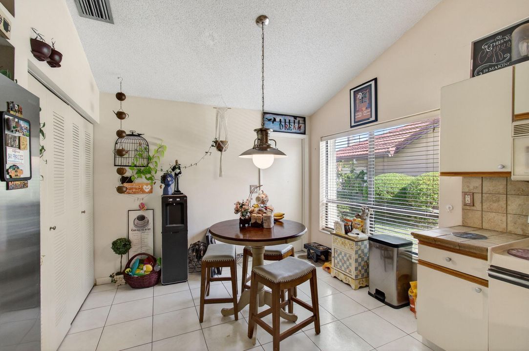 Active With Contract: $470,000 (3 beds, 2 baths, 1775 Square Feet)