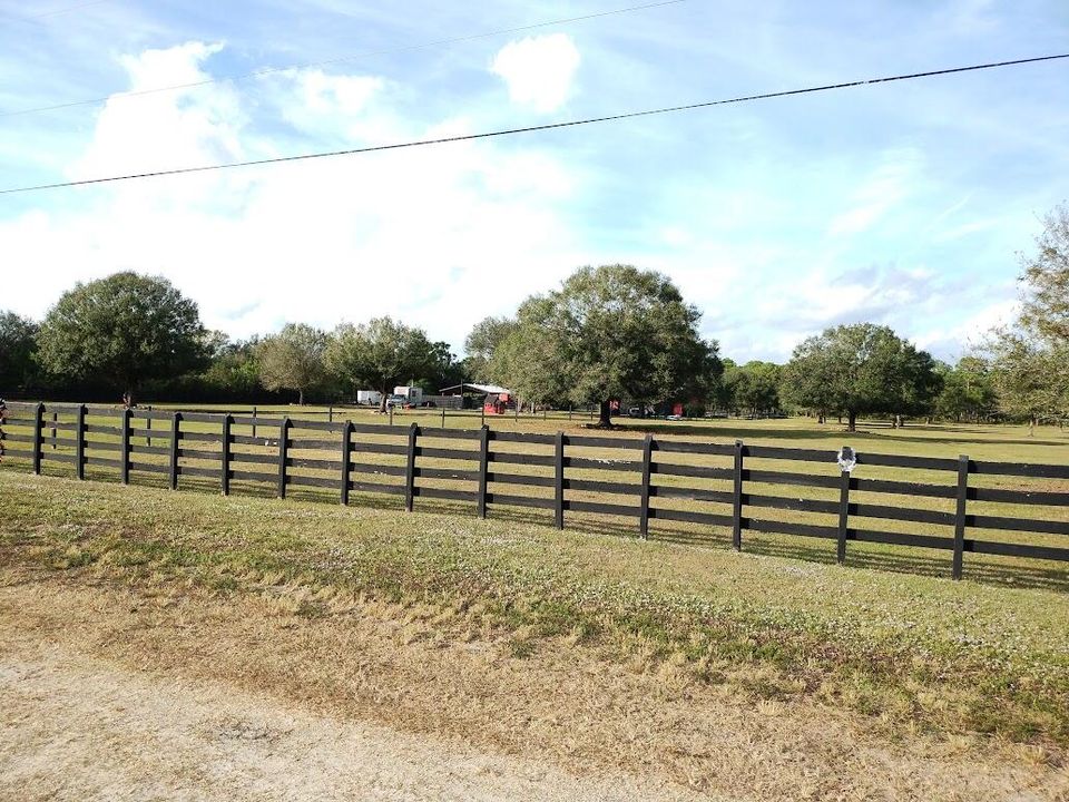 For Sale: $899,900 (3 beds, 1 baths, 904 Square Feet)