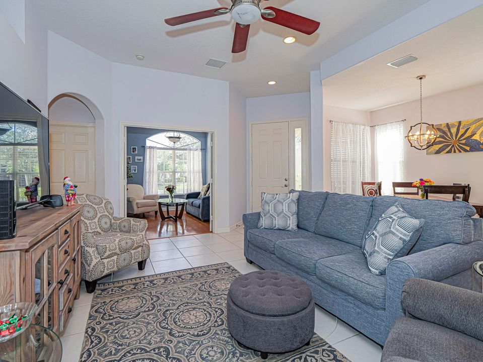 На продажу: $379,900 (3 спален, 2 ванн, 1529 Квадратных фут)