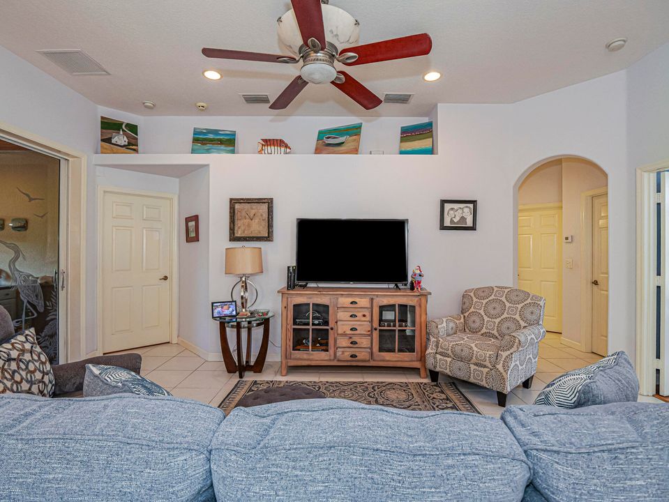 На продажу: $379,900 (3 спален, 2 ванн, 1529 Квадратных фут)