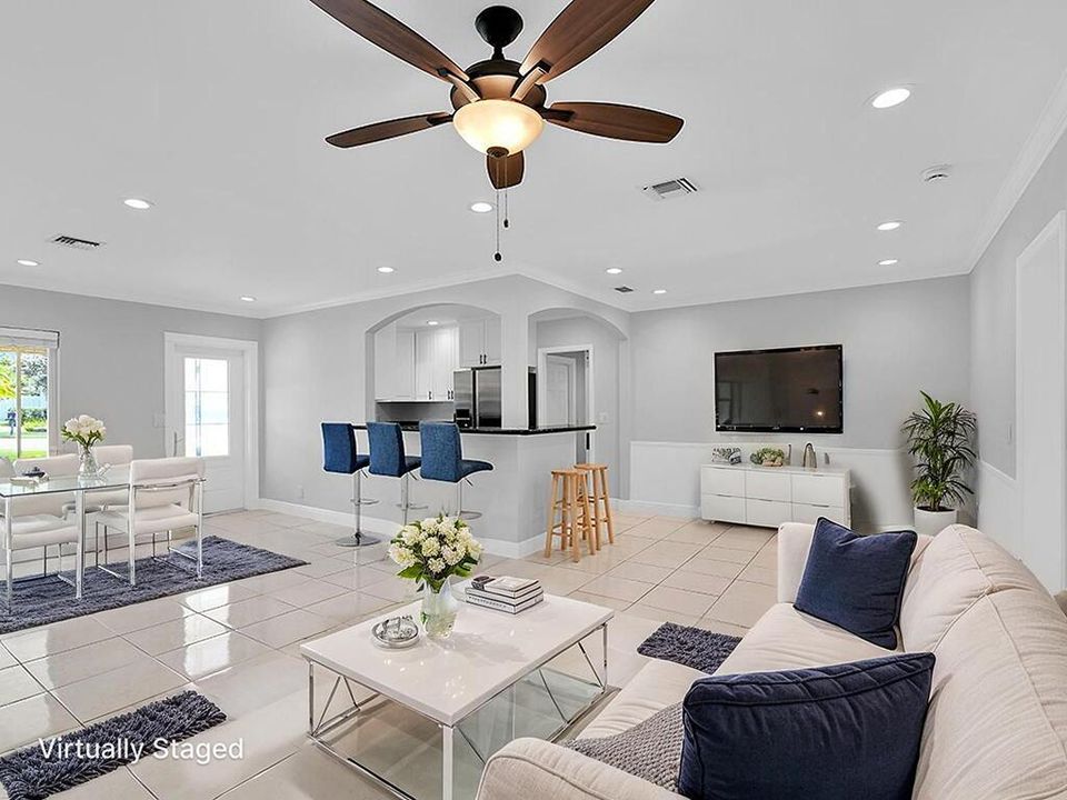 出租: $5,000 (4 贝兹, 3 浴室, 2053 平方英尺)