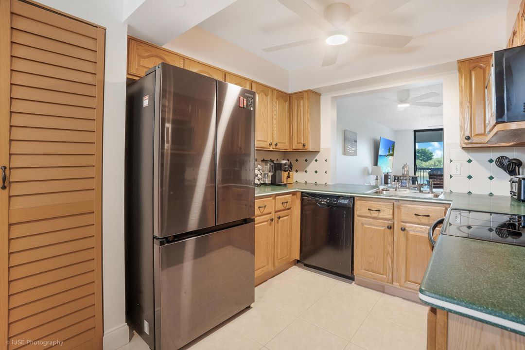 For Sale: $309,000 (3 beds, 2 baths, 1300 Square Feet)