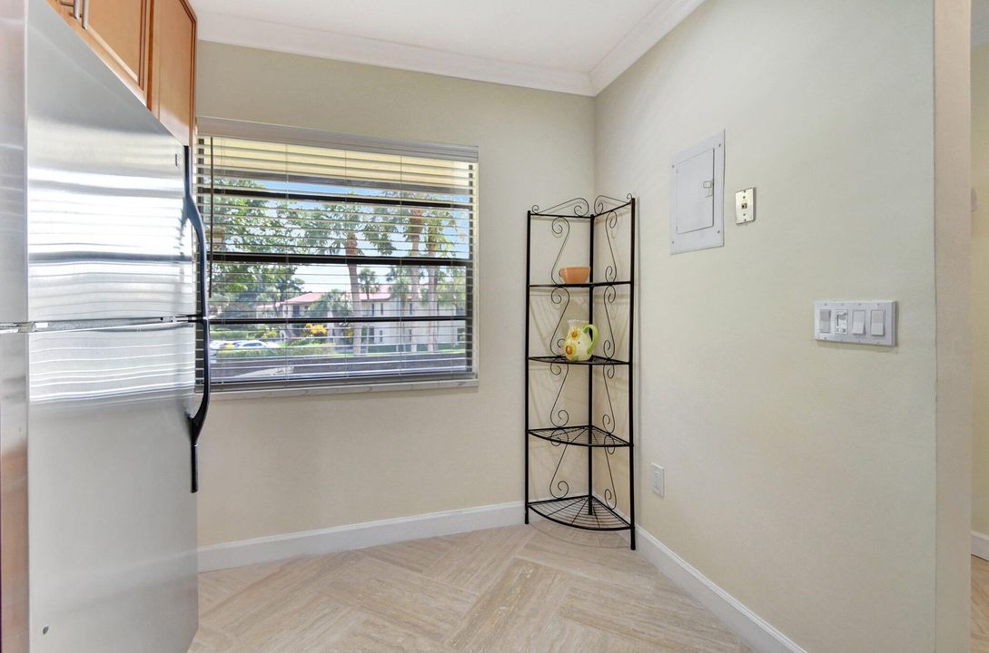 В аренду: $2,700 (2 спален, 2 ванн, 1216 Квадратных фут)