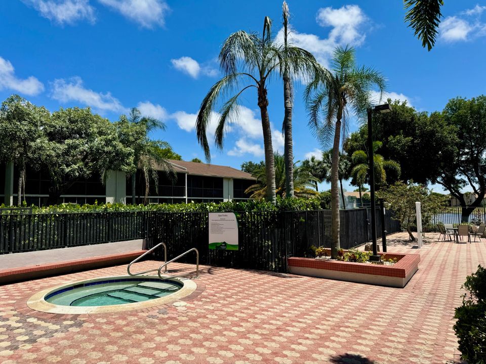 For Sale: $309,000 (3 beds, 2 baths, 1300 Square Feet)