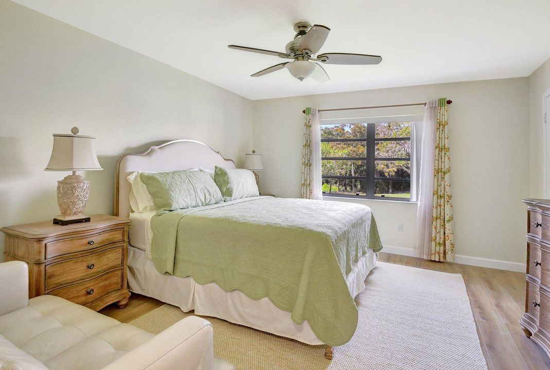 В аренду: $2,700 (2 спален, 2 ванн, 1216 Квадратных фут)