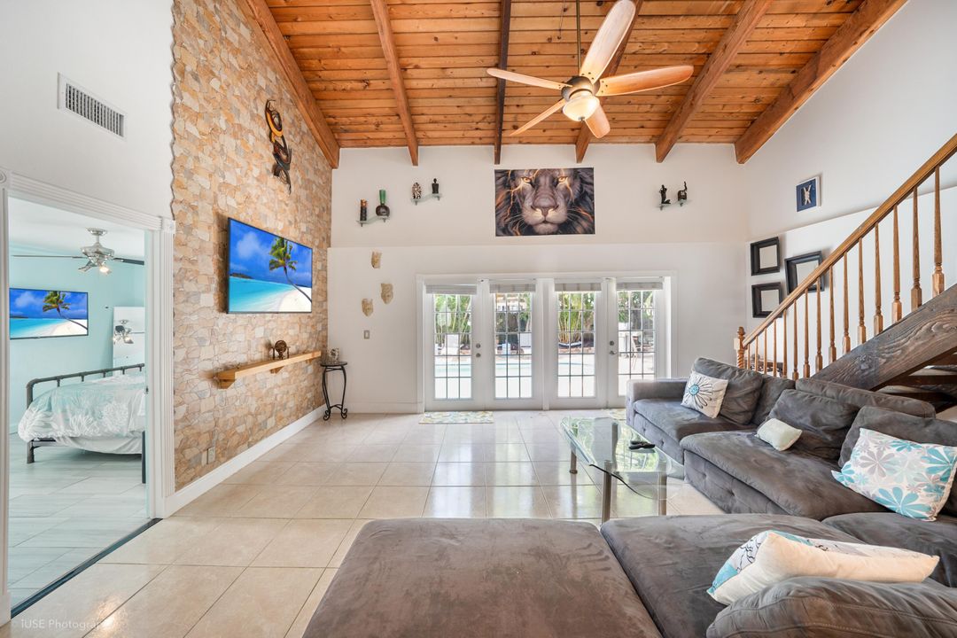 For Sale: $733,000 (2 beds, 2 baths, 1447 Square Feet)