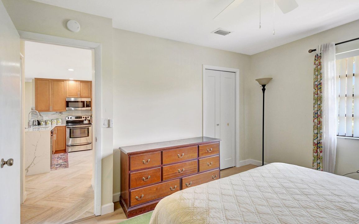 В аренду: $2,700 (2 спален, 2 ванн, 1216 Квадратных фут)