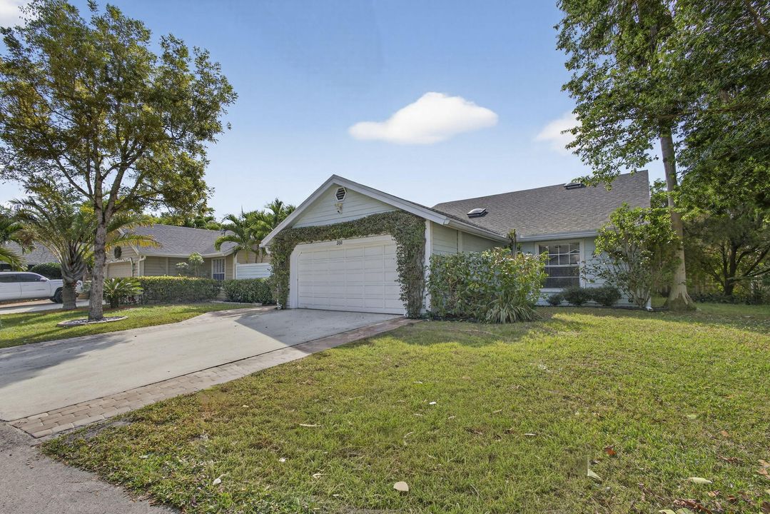 For Sale: $565,000 (3 beds, 2 baths, 1724 Square Feet)