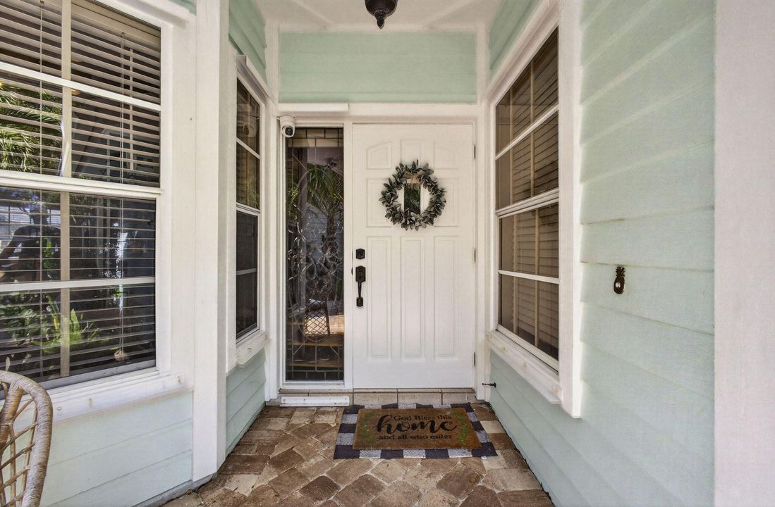 For Sale: $565,000 (3 beds, 2 baths, 1724 Square Feet)