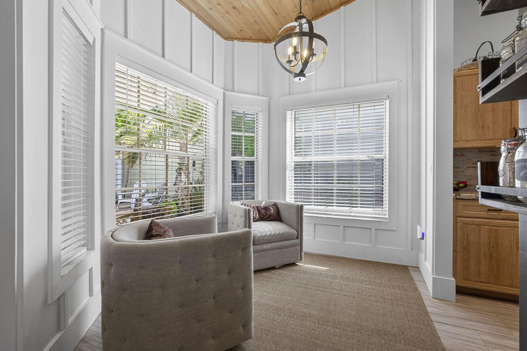 For Sale: $565,000 (3 beds, 2 baths, 1724 Square Feet)