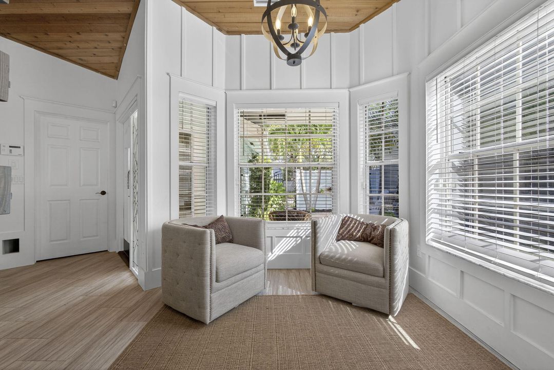 For Sale: $565,000 (3 beds, 2 baths, 1724 Square Feet)