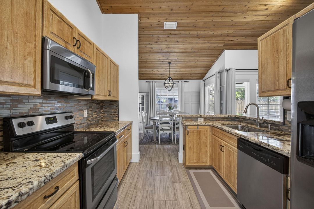 For Sale: $565,000 (3 beds, 2 baths, 1724 Square Feet)