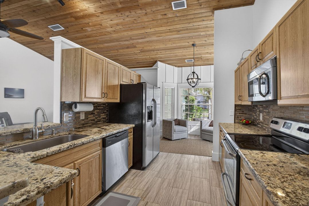 For Sale: $565,000 (3 beds, 2 baths, 1724 Square Feet)