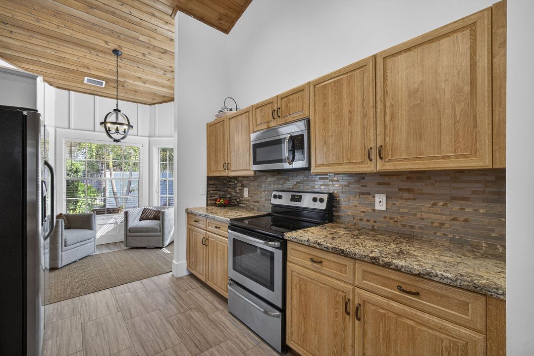 For Sale: $565,000 (3 beds, 2 baths, 1724 Square Feet)