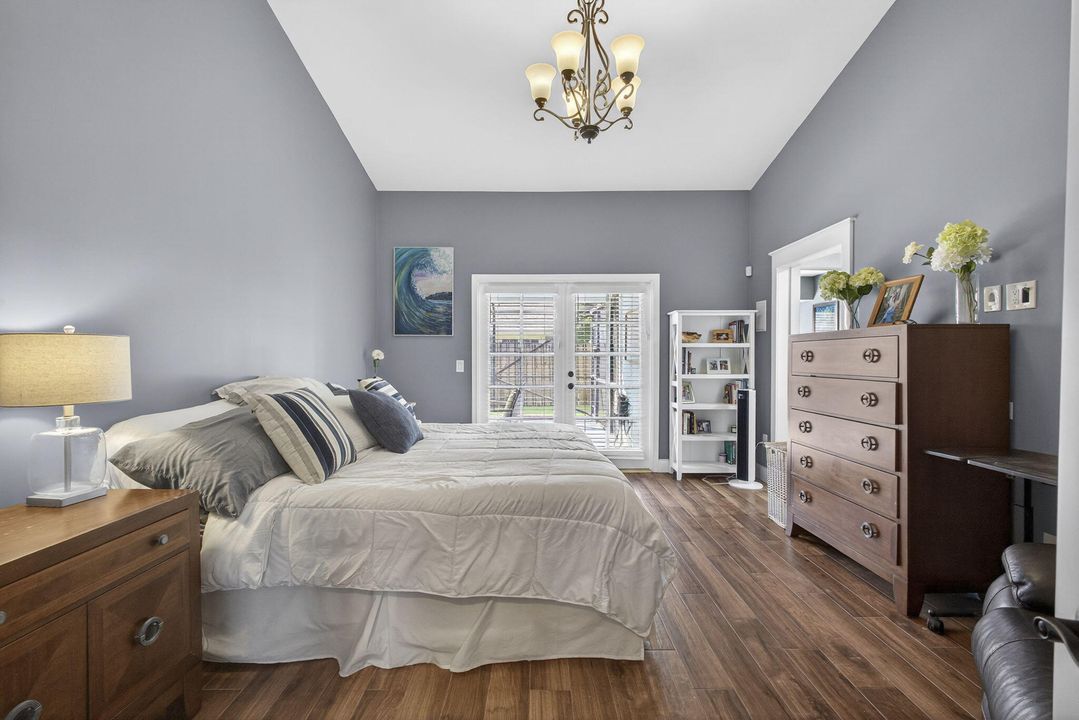 For Sale: $565,000 (3 beds, 2 baths, 1724 Square Feet)