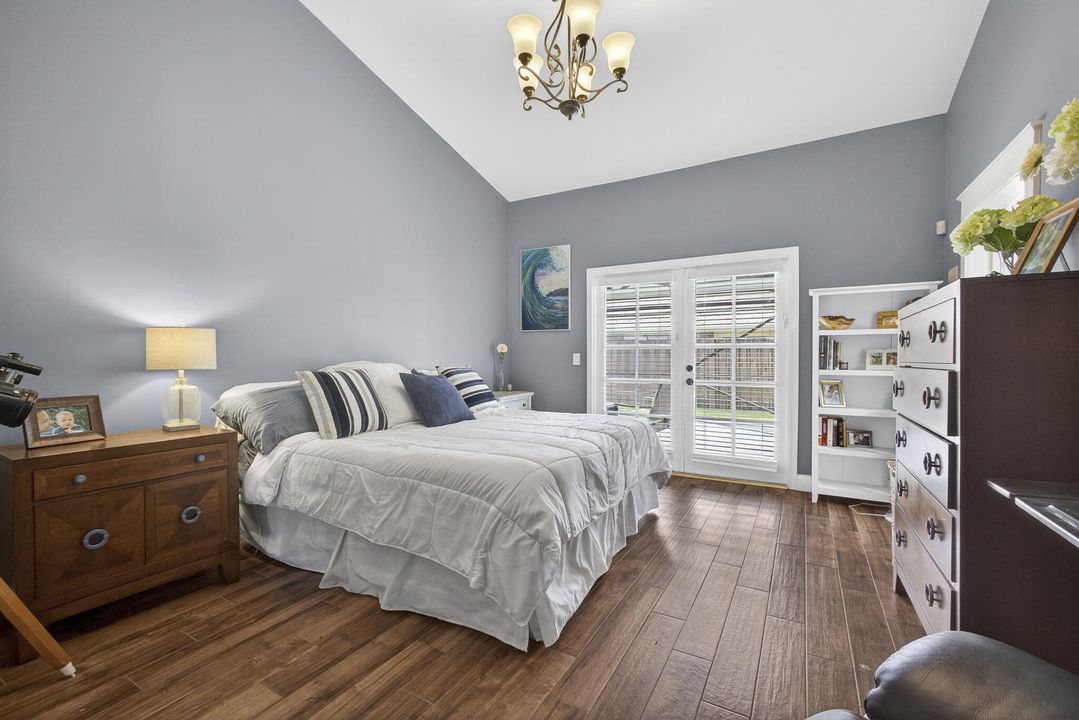 For Sale: $565,000 (3 beds, 2 baths, 1724 Square Feet)