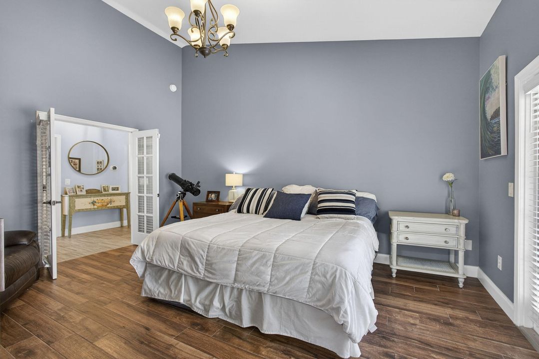 For Sale: $565,000 (3 beds, 2 baths, 1724 Square Feet)