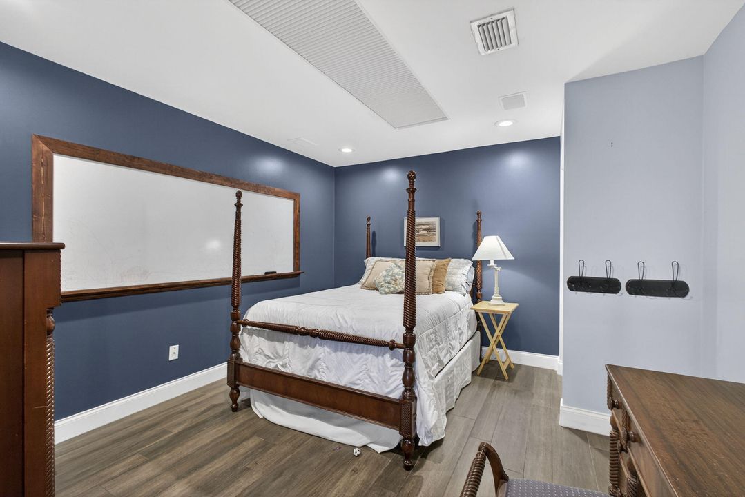 For Sale: $565,000 (3 beds, 2 baths, 1724 Square Feet)