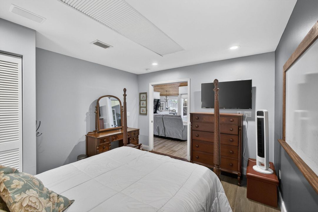 For Sale: $565,000 (3 beds, 2 baths, 1724 Square Feet)