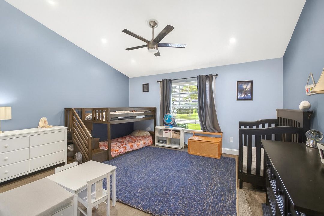 For Sale: $565,000 (3 beds, 2 baths, 1724 Square Feet)