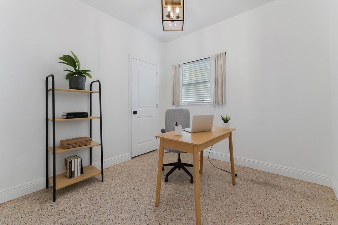 出租: $6,000 (3 贝兹, 2 浴室, 1144 平方英尺)