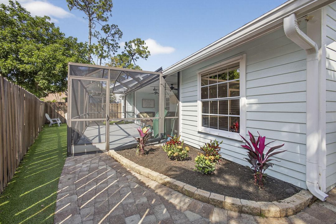 For Sale: $565,000 (3 beds, 2 baths, 1724 Square Feet)