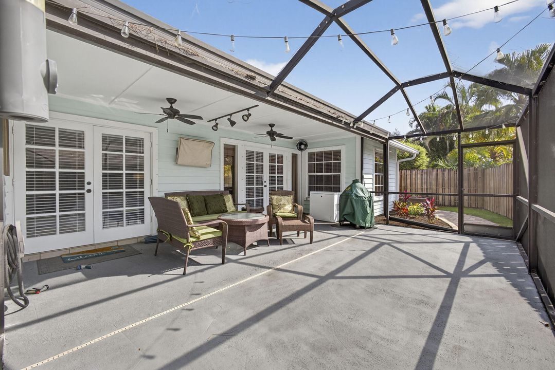 For Sale: $565,000 (3 beds, 2 baths, 1724 Square Feet)