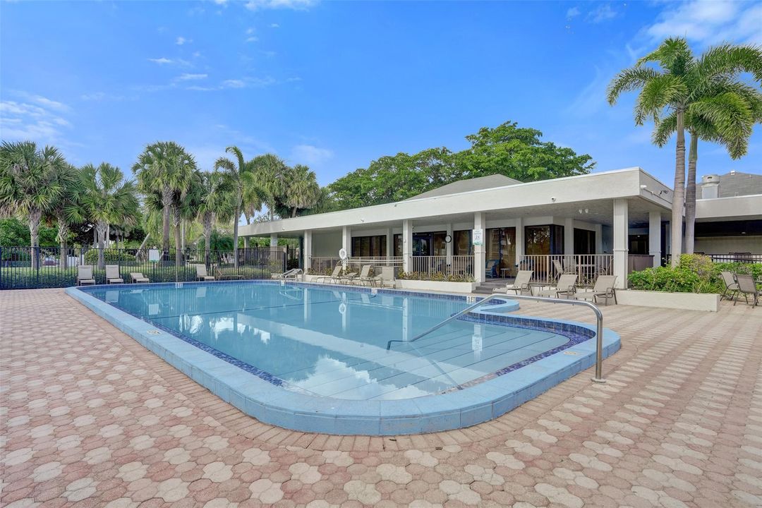 For Sale: $309,000 (3 beds, 2 baths, 1300 Square Feet)