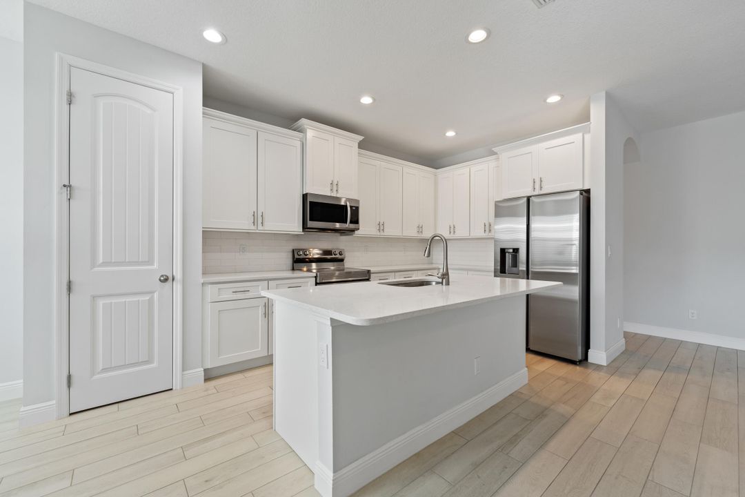 En Venta: $499,900 (3 camas, 2 baños, 2039 Pies cuadrados)