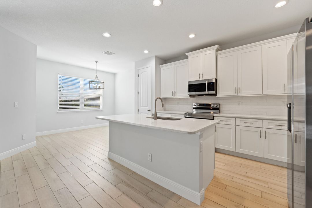 En Venta: $499,900 (3 camas, 2 baños, 2039 Pies cuadrados)