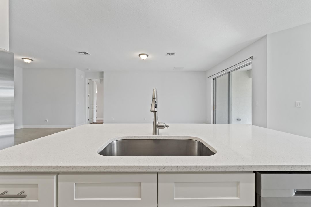 En Venta: $499,900 (3 camas, 2 baños, 2039 Pies cuadrados)