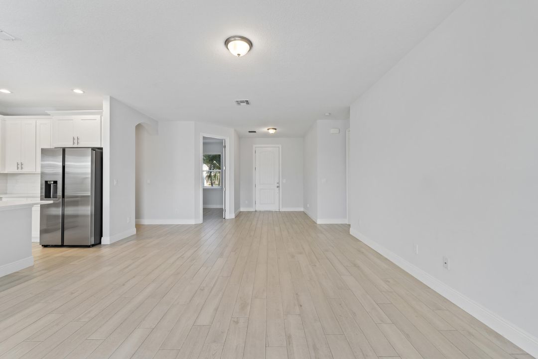 En Venta: $499,900 (3 camas, 2 baños, 2039 Pies cuadrados)