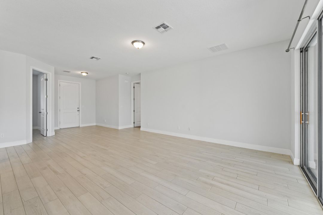 En Venta: $499,900 (3 camas, 2 baños, 2039 Pies cuadrados)