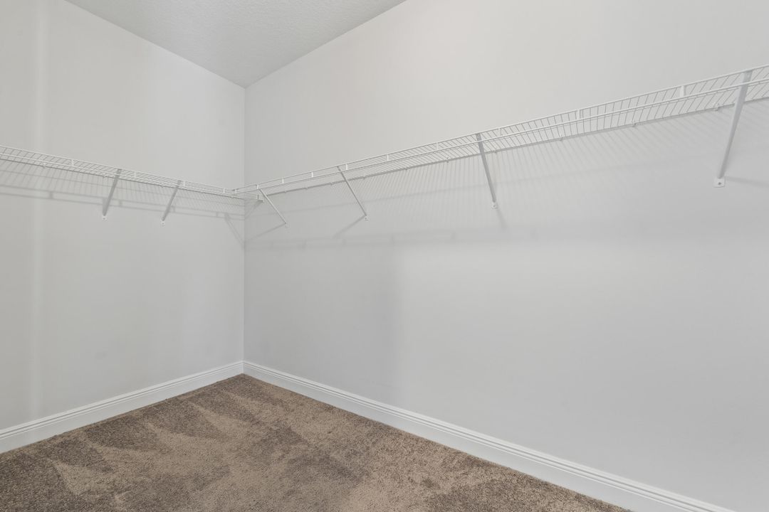 En Venta: $499,900 (3 camas, 2 baños, 2039 Pies cuadrados)