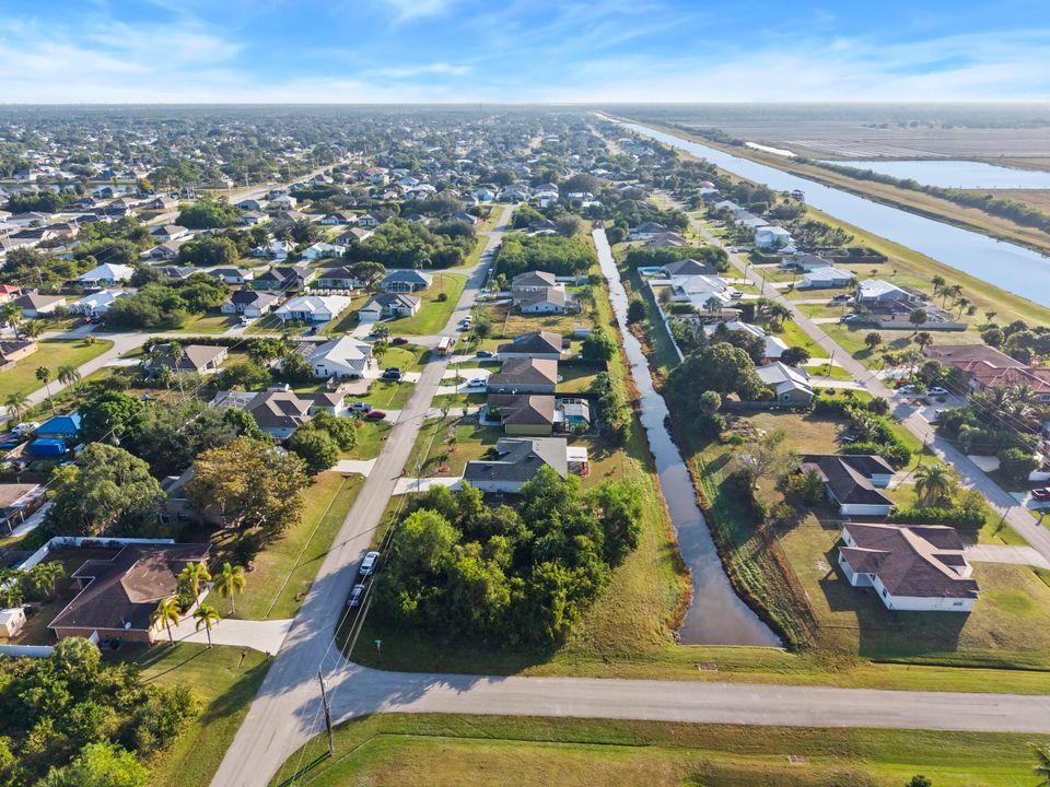 En Venta: $499,900 (3 camas, 2 baños, 2039 Pies cuadrados)