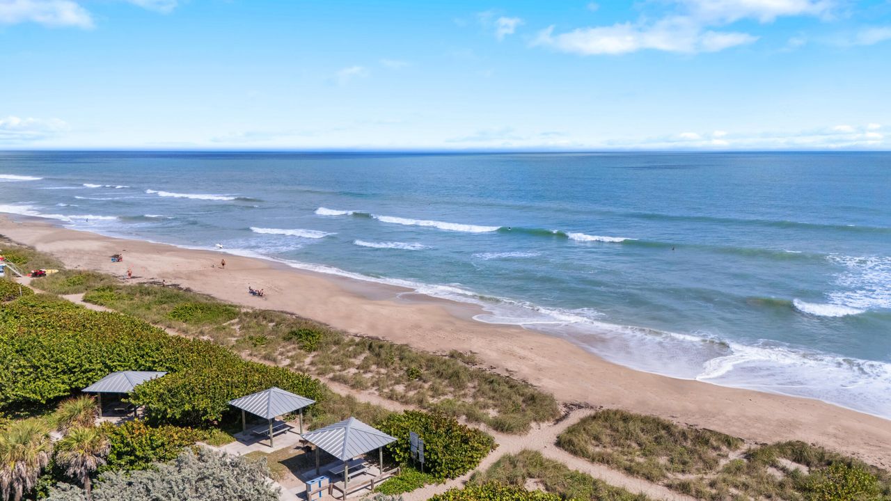 En Venta: $499,900 (3 camas, 2 baños, 2039 Pies cuadrados)