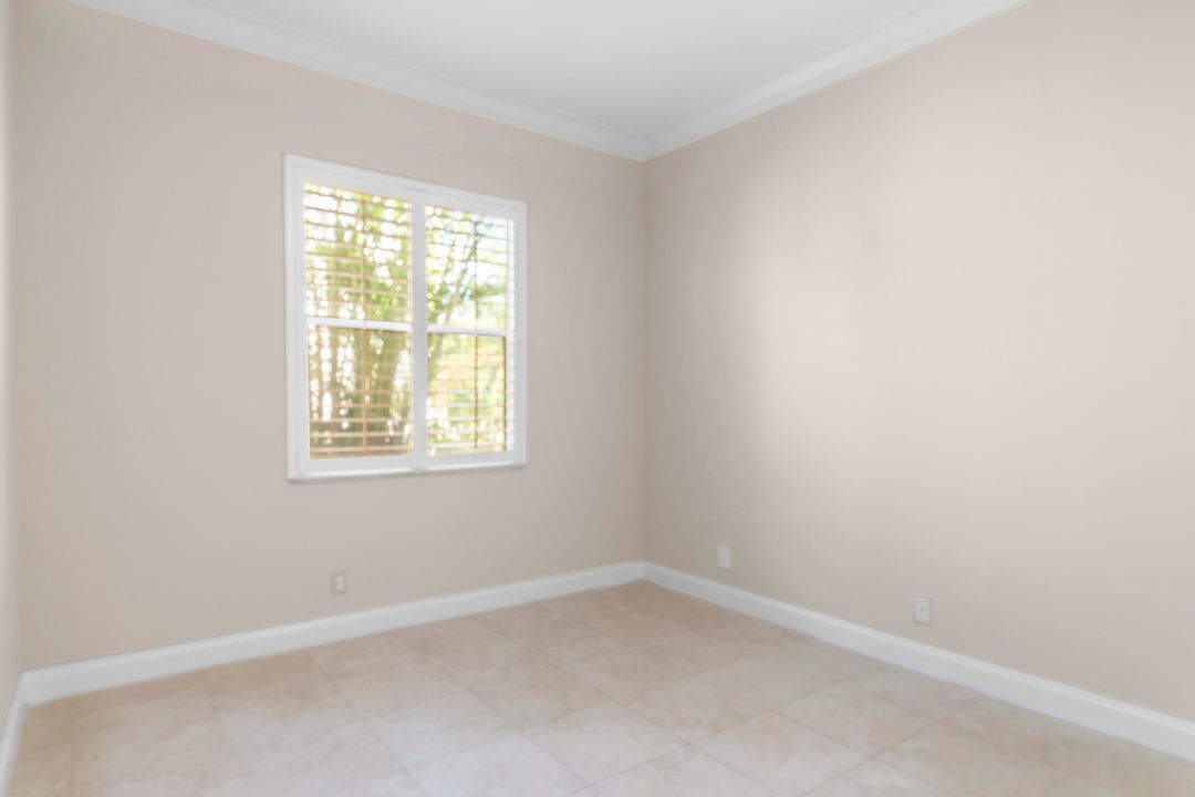 For Rent: $4,600 (5 beds, 3 baths, 2752 Square Feet)