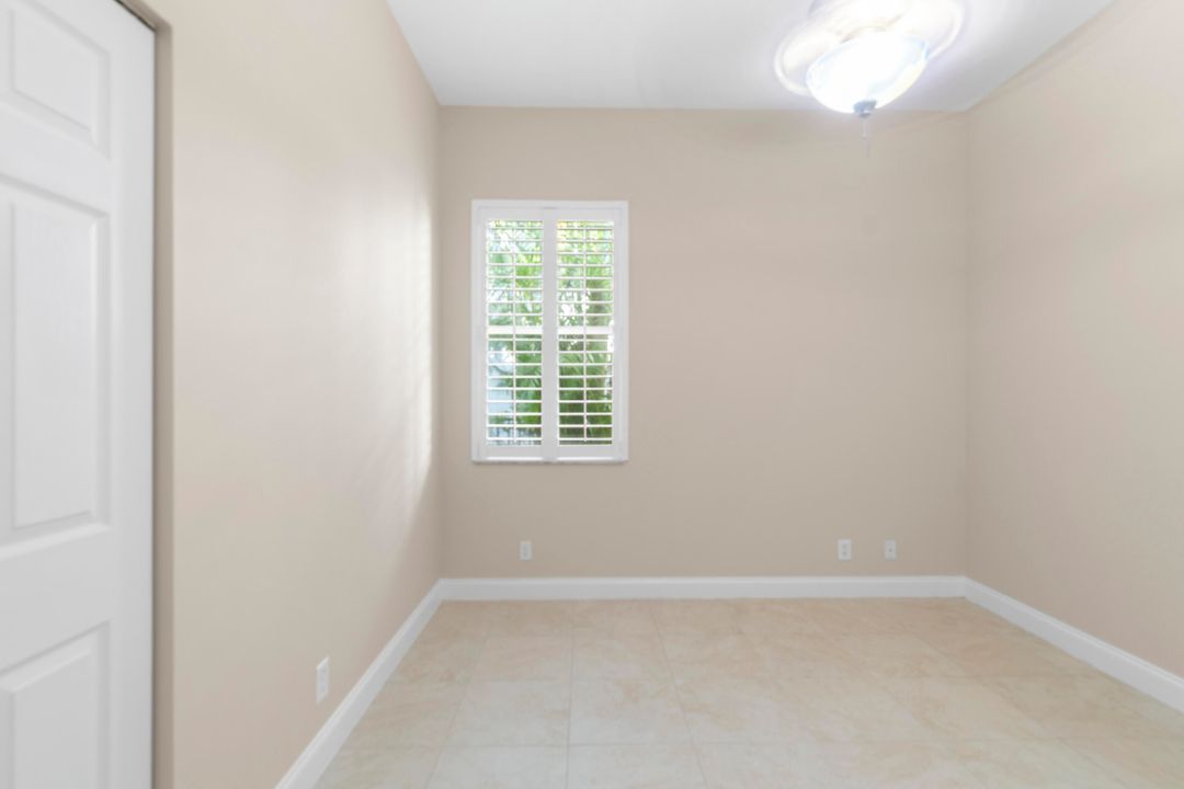 For Rent: $4,600 (5 beds, 3 baths, 2752 Square Feet)