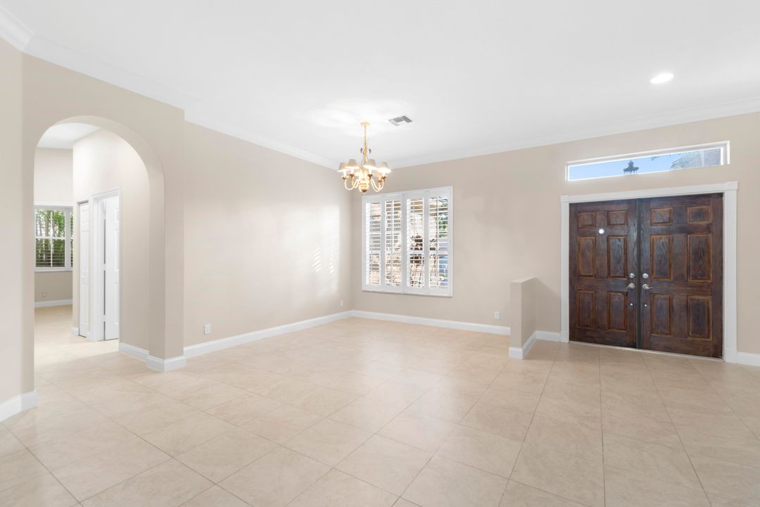 For Rent: $4,600 (5 beds, 3 baths, 2752 Square Feet)