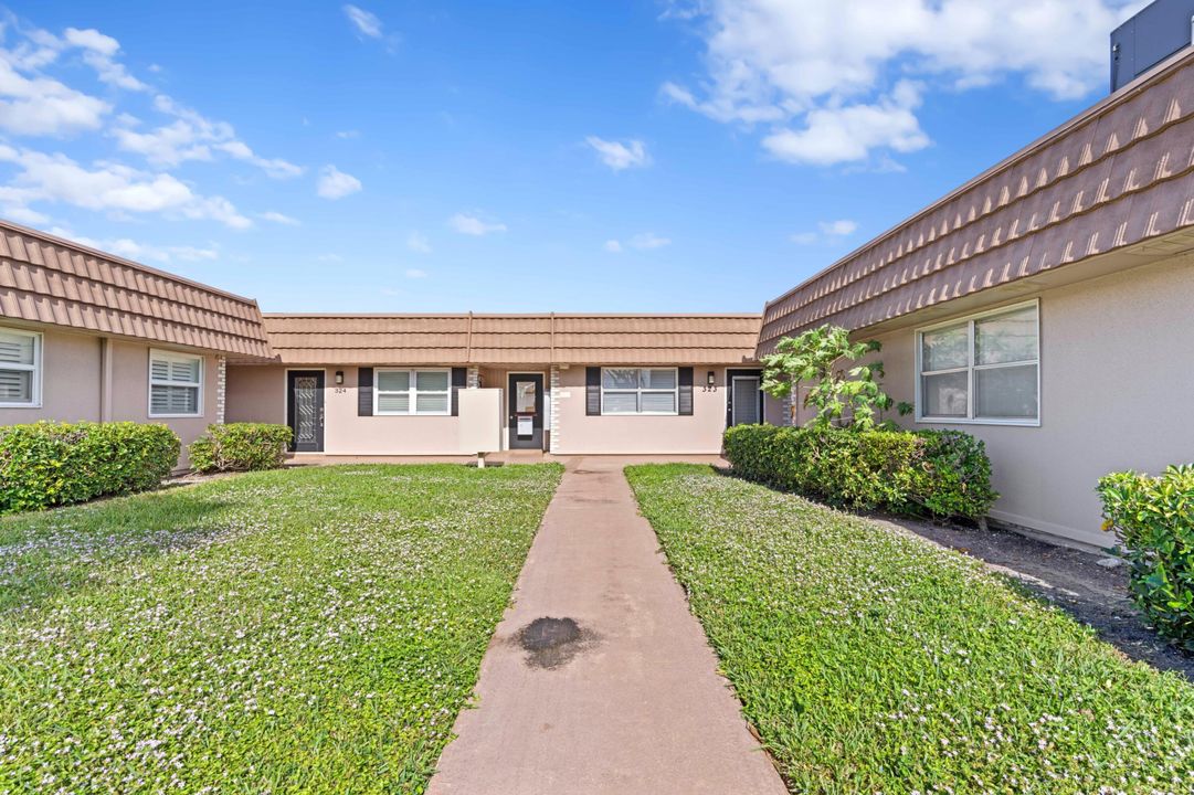 For Sale: $90,000 (1 beds, 1 baths, 720 Square Feet)