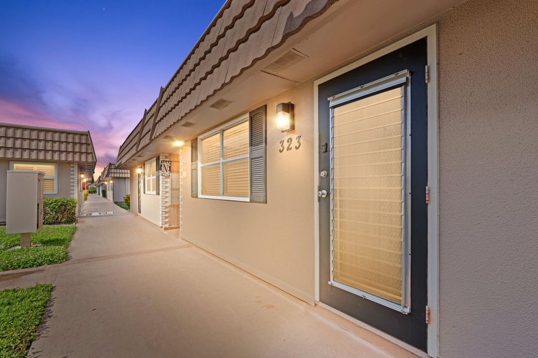 For Sale: $90,000 (1 beds, 1 baths, 720 Square Feet)