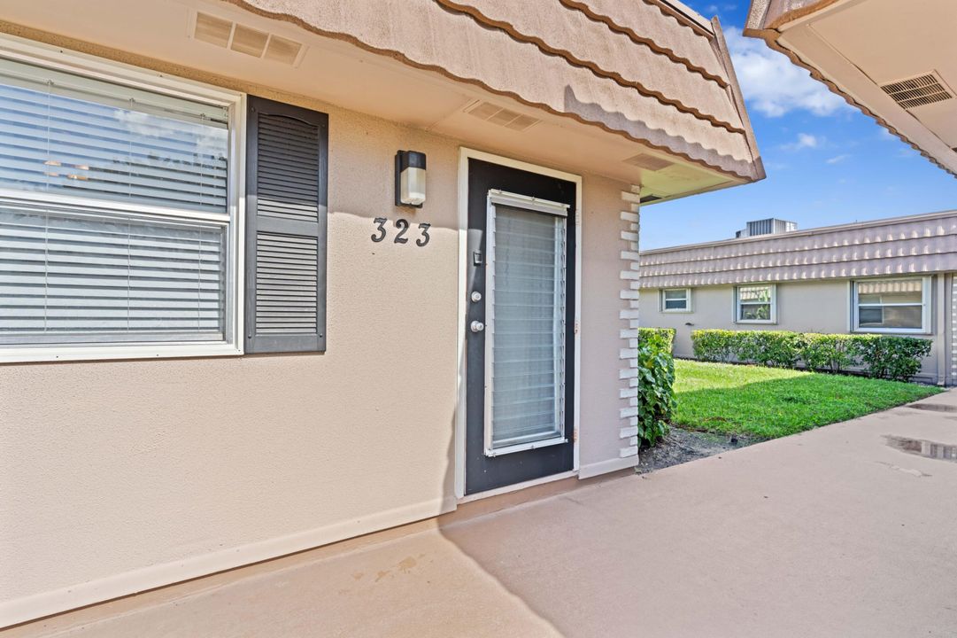 For Sale: $90,000 (1 beds, 1 baths, 720 Square Feet)