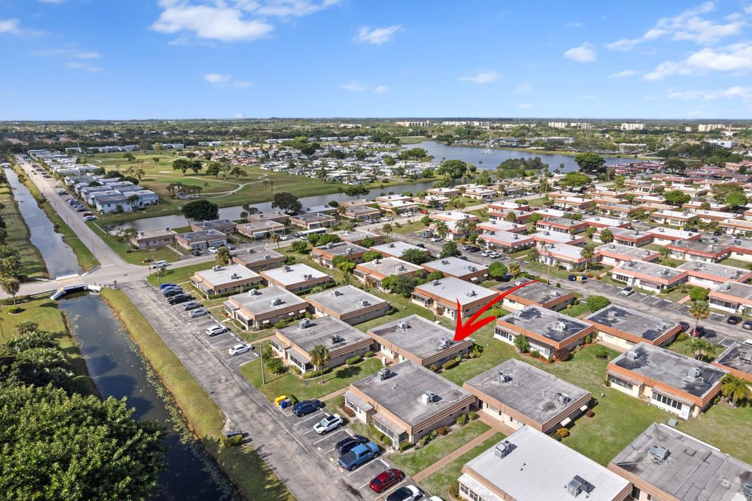 For Sale: $90,000 (1 beds, 1 baths, 720 Square Feet)