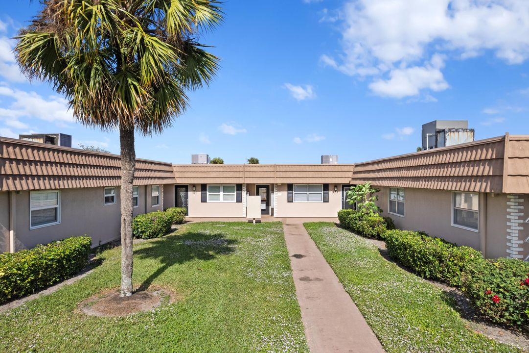 For Sale: $90,000 (1 beds, 1 baths, 720 Square Feet)