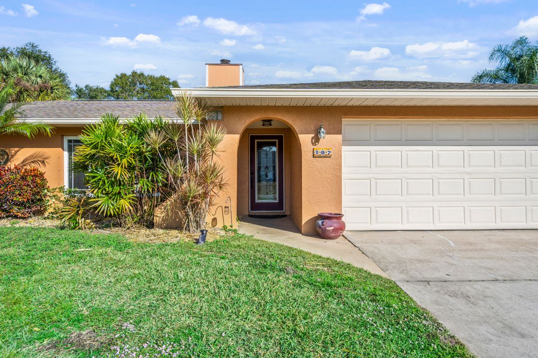 For Sale: $389,000 (3 beds, 2 baths, 1618 Square Feet)