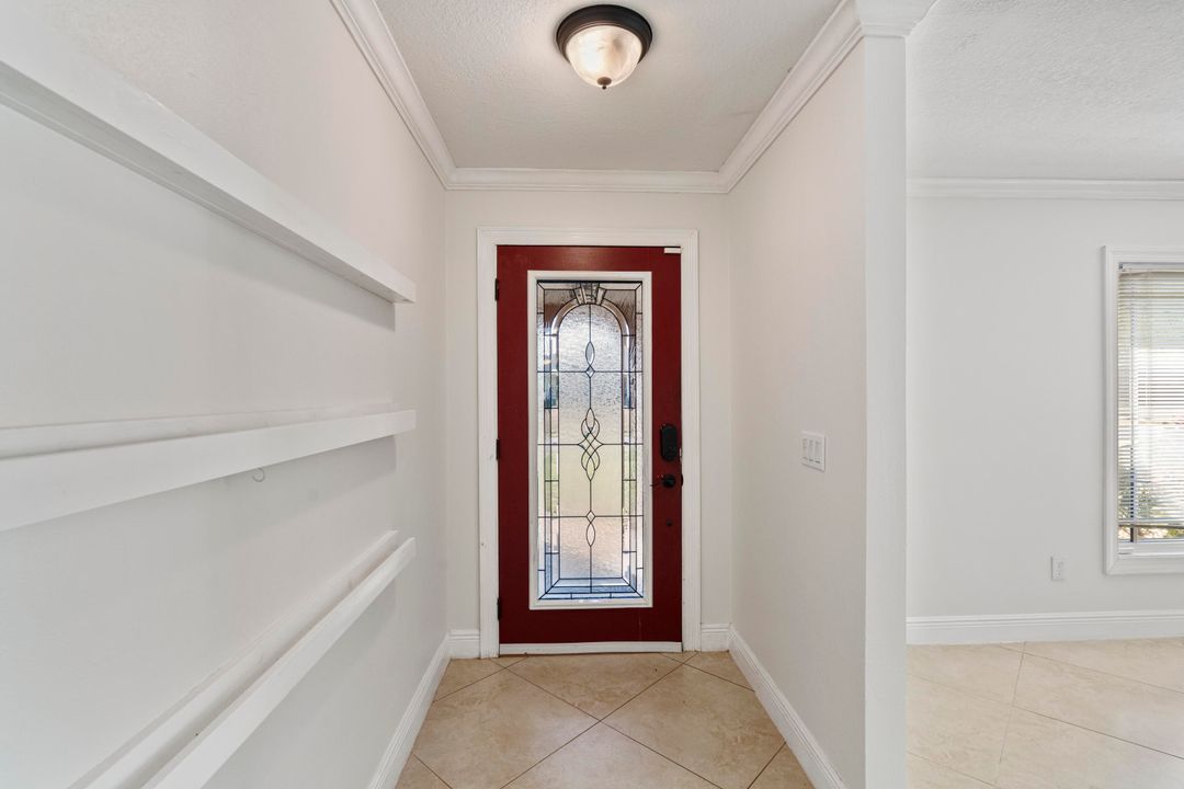 For Sale: $389,000 (3 beds, 2 baths, 1618 Square Feet)