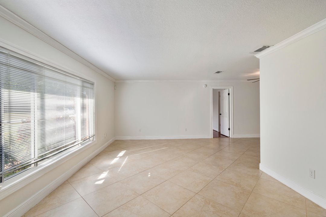 For Sale: $389,000 (3 beds, 2 baths, 1618 Square Feet)