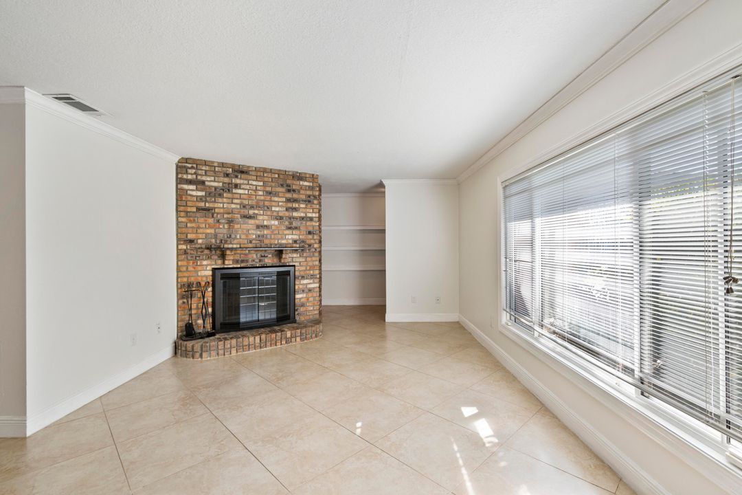 For Sale: $389,000 (3 beds, 2 baths, 1618 Square Feet)