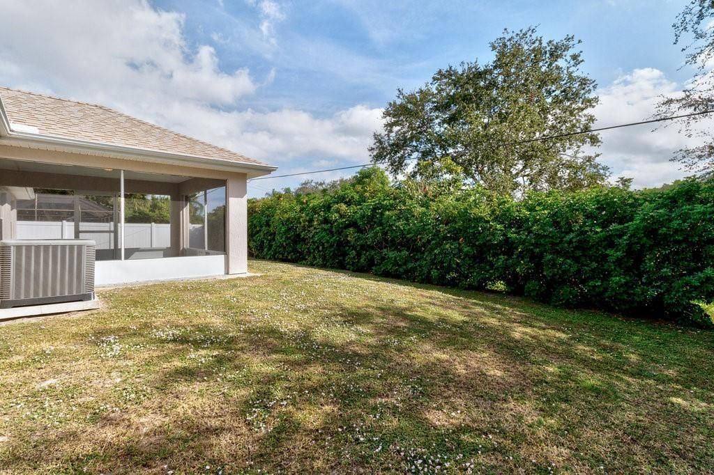 En Venta: $369,900 (4 camas, 3 baños, 2110 Pies cuadrados)